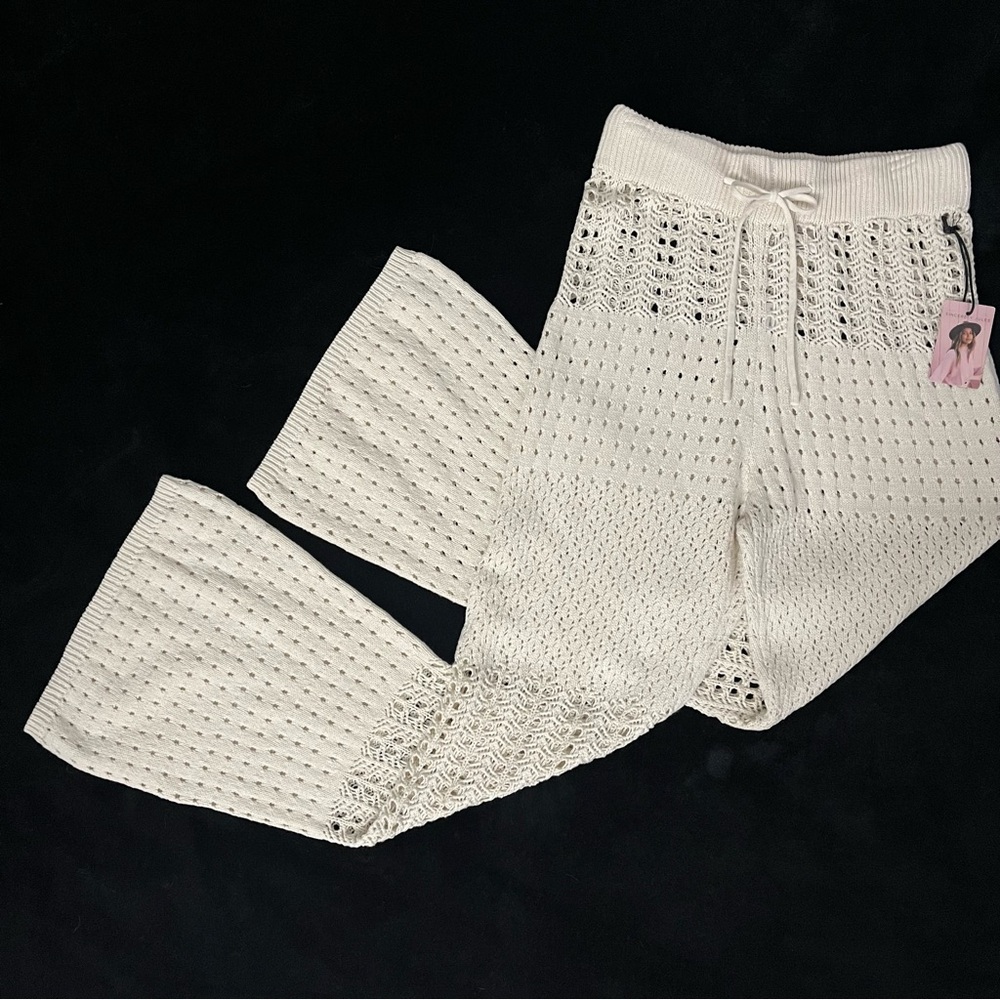 NWT Sincerely Jules Cream Crochet Bell-Bottom Pants - Sz M